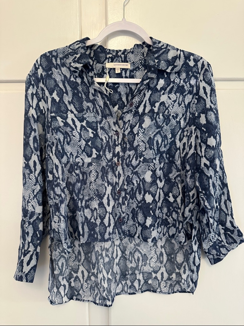 LIKE NEW Lavender Brown Blue Snakeskin Silk Button Down Long Sleeve Blouse